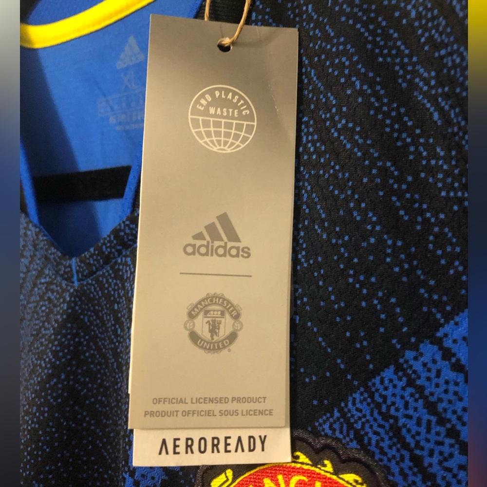 Adidas Mens Manchester United jersey. Size XL. NWT. - Picture 3 of 6